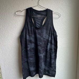 NWT camo Athleta Momentum tank